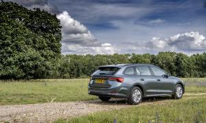 Skoda Octavia Estate 2020 года  (UK)